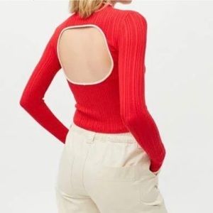 BDG LONG SLEEVEN OPEN BACK SWEATER